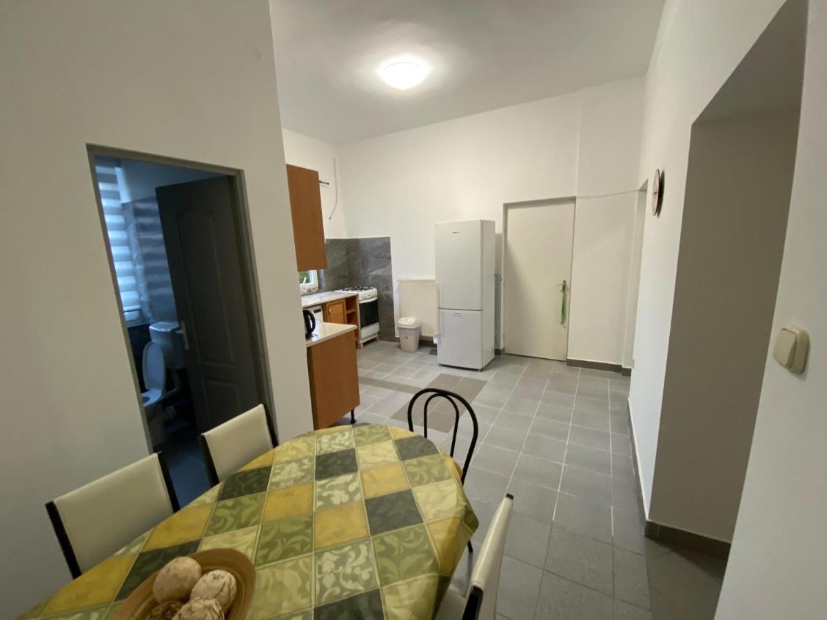 Tocc Apartman Gyál Exteriör bild